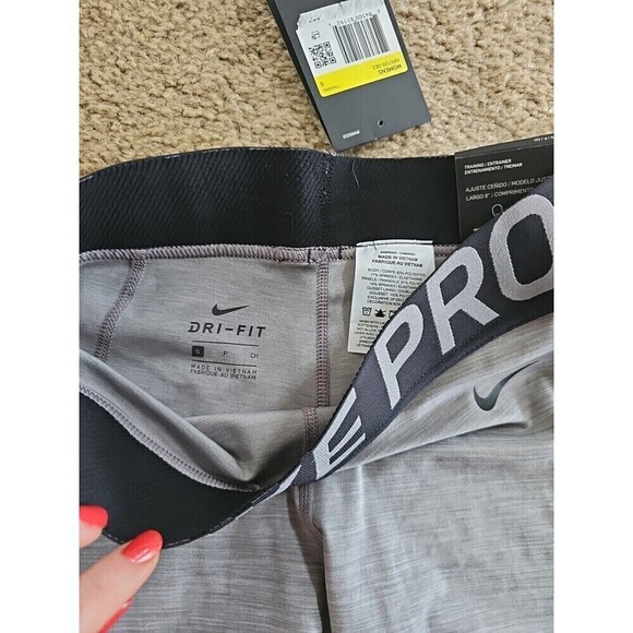 Nike Pro Tight Fit Women's 8" Training Shorts (Gunsmoke Heather) Size Small NEW - Picture 3 of 6